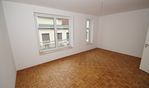 Suitable for discerning tenants Fantastic duplex apartment in the center of a two-family house