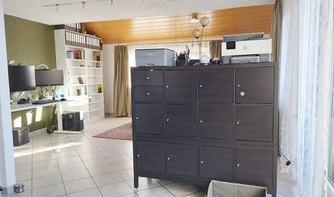 Beautiful, bright 3.5-room apartment with a large balcony, central heating, and fitted kitchen in Ammerbuch.