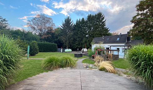 Living next to a nature reserve: House on 2,322 m² at the end of a cul-de-sac.