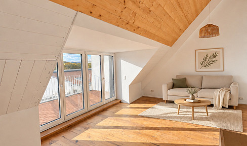 Erstbezug nach Kernsanierung: 4-Zimmer-Penthauswohnung mit Balkon, Dachterrasse und Festungsblick