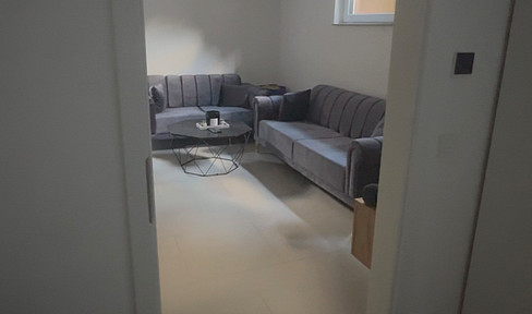 Quiet, high-quality renovated 1.5-room basement apartment with a separate entrance and underfloor heating.