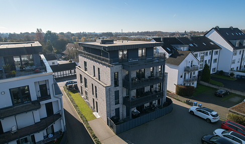 Zero construction risk, full return: Modern multi-family house (built in 2021) with an annual net operating income of €122,000 and divided into separate ownership units.