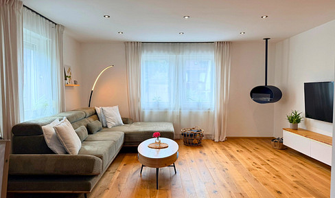 Spacious 3-room apartment with plenty of space, located in Ebersbach an der Fils.