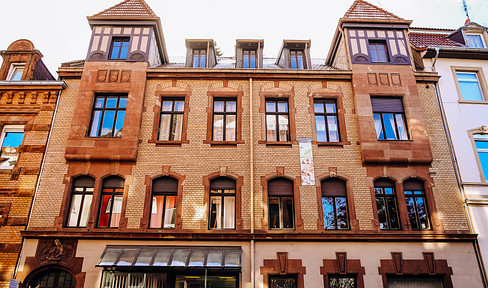 Unique 6-room maisonette apartment with a rooftop terrace, located in a historic building at Talstraße 64, Saarbrücken.