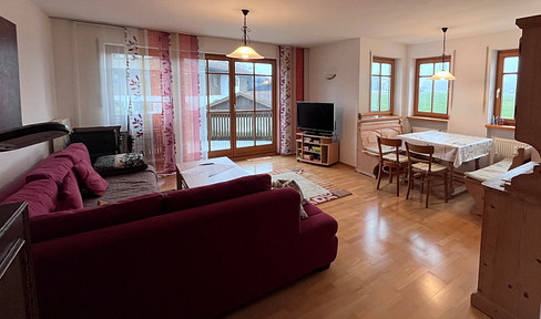 10-minute walk to Lake Chiemsee – Southwest-facing balcony – Garage included!