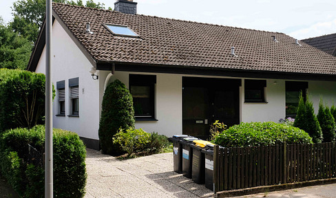 Prime location in Bi-Senne: Detached house with generous living space and an idyllic garden.