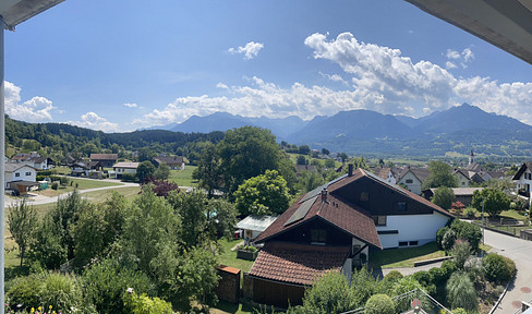 Living with a View – 2-room penthouse apartment with a south-facing balcony and underground parking in Satteins.