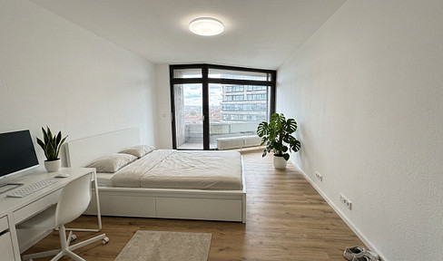 All-inclusive: Newly renovated, fully furnished studio apartment (32 m²) on the 11th floor, with a spectacular city view.
