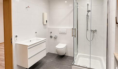 Frisch sanierte 3,5-Zimmer-Wohnung mit Stellplatz in Pommelsbrunn –3,5 Zimmer ca. 73 m²