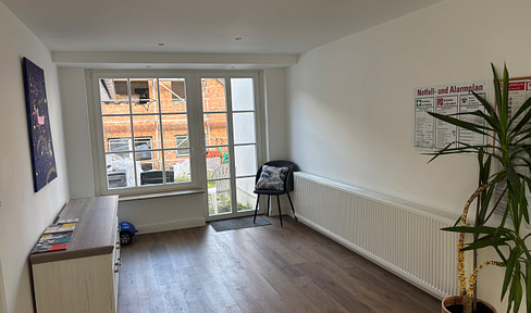 Versatile commercial unit with over 435 square meters of space, located in the Haghof area.