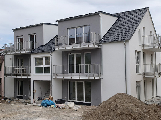 3 Zimmer OG-Wohnung mit toller Ausstattung, zwei Balkone und KfW 55 Standard (WG 3)