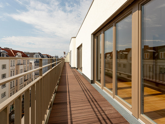 H9-Penthouse 1 → Luxurious penthouse with roof terrace and panoramic views