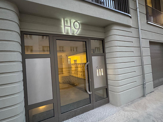 First occupancy & commission-free! Modern 3-room apartment with 2 balconies and elevator H9-29