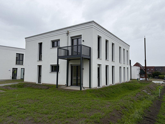 Exclusive 3-room apartment with a garden – ideal for working from home and relaxation.