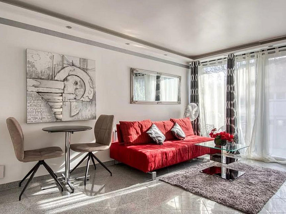 Luxurious 2-bedroom apartment.