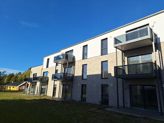 Erstbezug: Moderne Wohnung im Staffelgeschoss und Dachterrasse sowie energieeffizientem Wohnkomfort