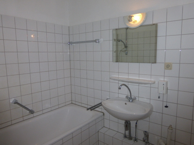 Lichtdurchflutete Dreizimmerwohnung in ruhiger Lage beim Badeniaplatz von Privat – Friedrich-Weick-Str. 18, 76189 Karlsruhe(Oberreut) – Vorschaubild 16