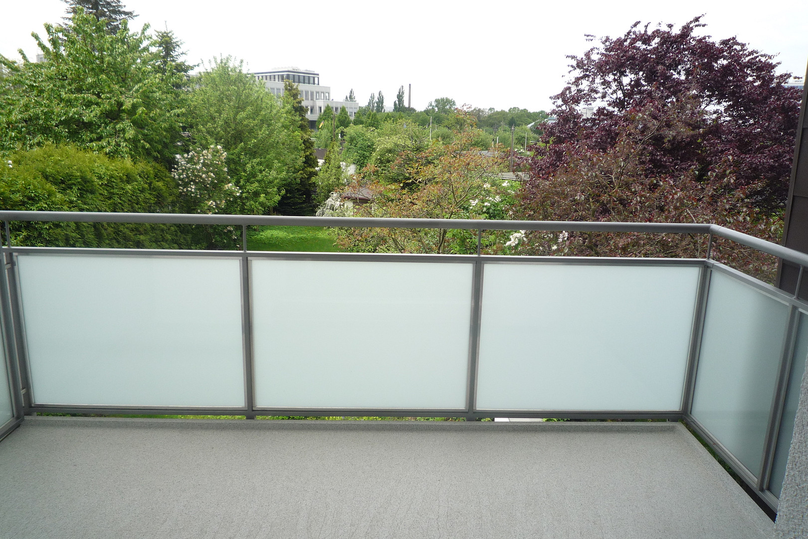 Schöne helle Single-Wohnung, großer Balkon mit Blick ins Grüne; gute Verkehrsanbindungen! – Düsseldorf(Mörsenbroich) – Vorschaubild 4