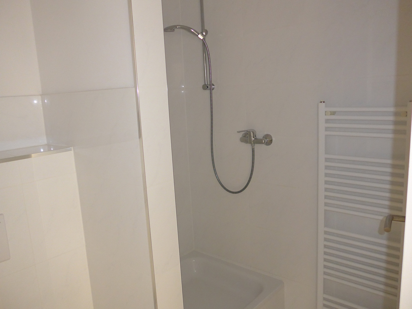 Schöne helle Single-Wohnung, großer Balkon mit Blick ins Grüne; gute Verkehrsanbindungen! – Düsseldorf(Mörsenbroich) – Vorschaubild 8