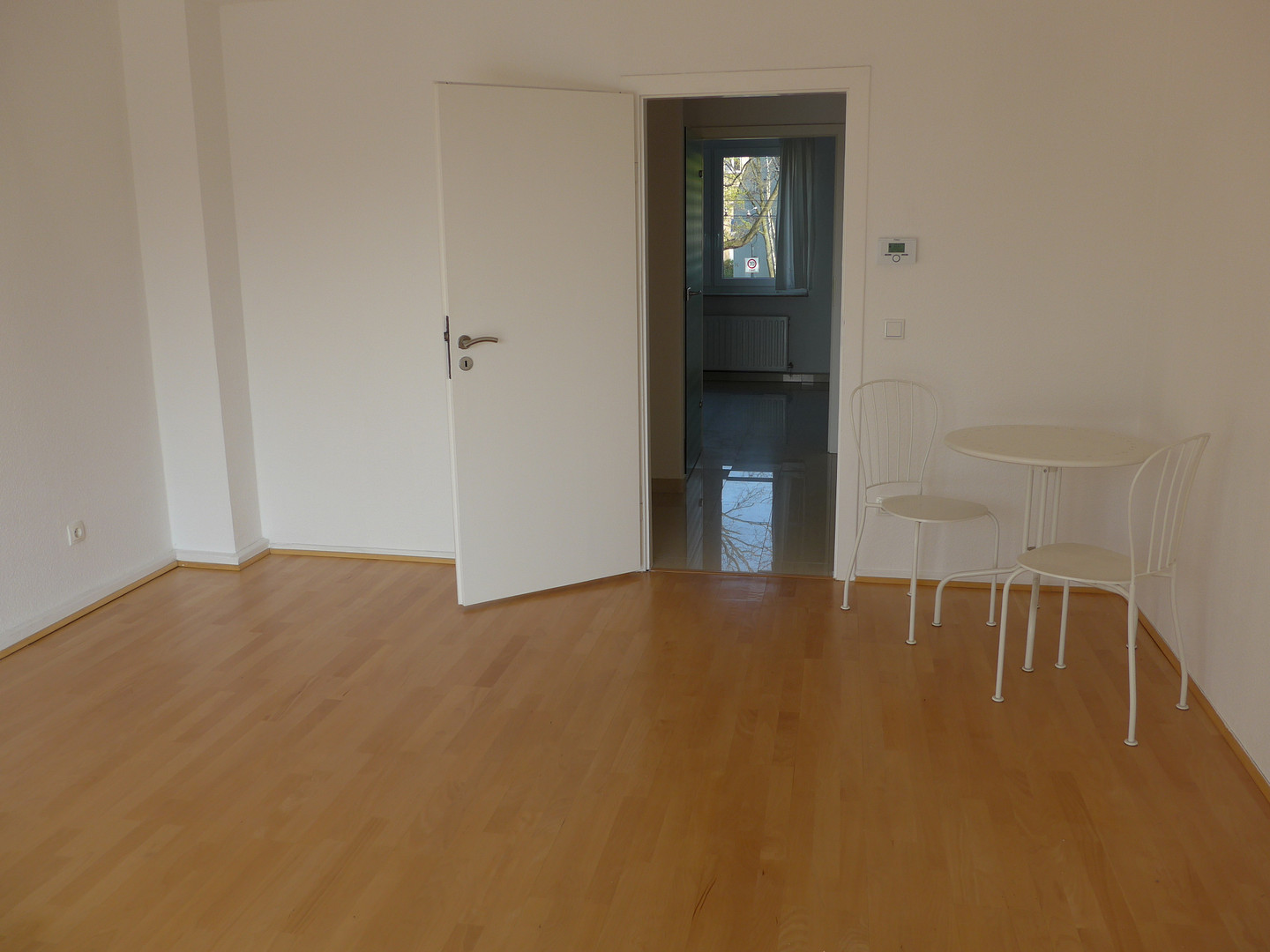 Schöne helle Single-Wohnung, großer Balkon mit Blick ins Grüne; gute Verkehrsanbindungen! – Düsseldorf(Mörsenbroich) – Vorschaubild 5