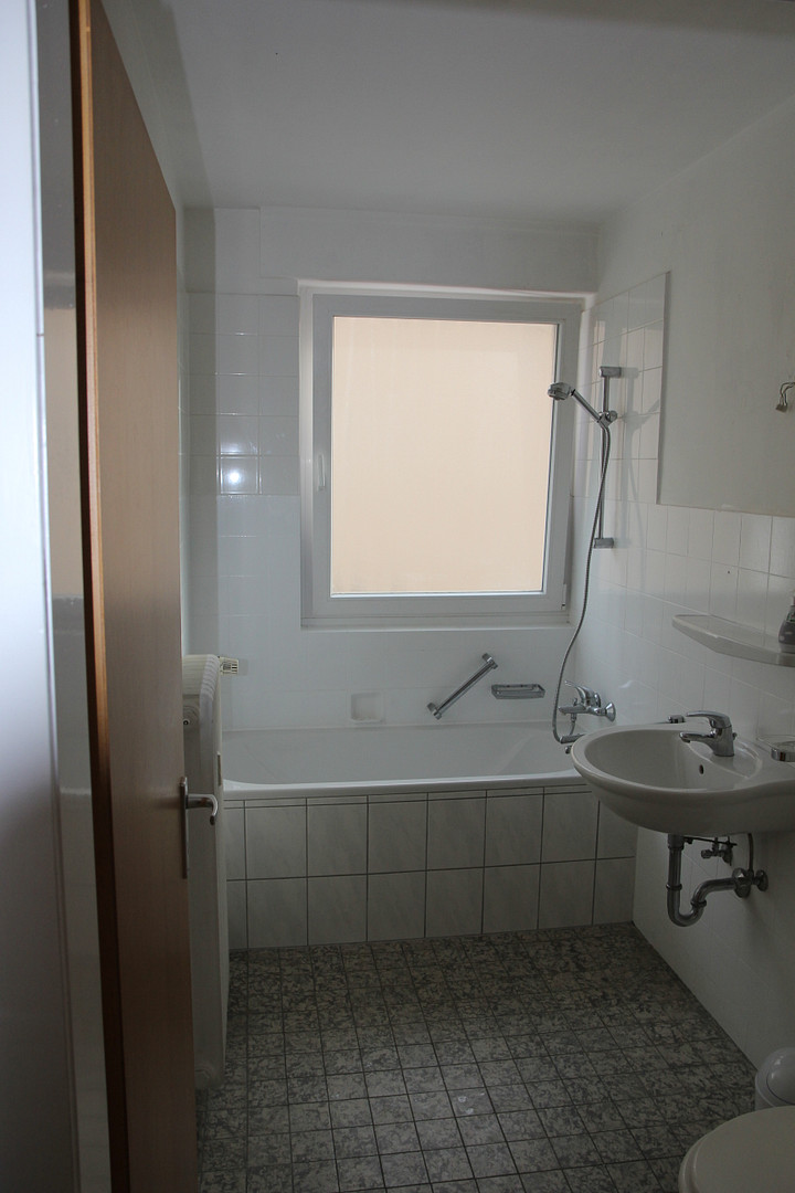 Gut geschnittene 2-Zimmer-Wohnung mit Balkon in Refrath – Bergisch Gladbach Refrath(Refrath) – Vorschaubild 3