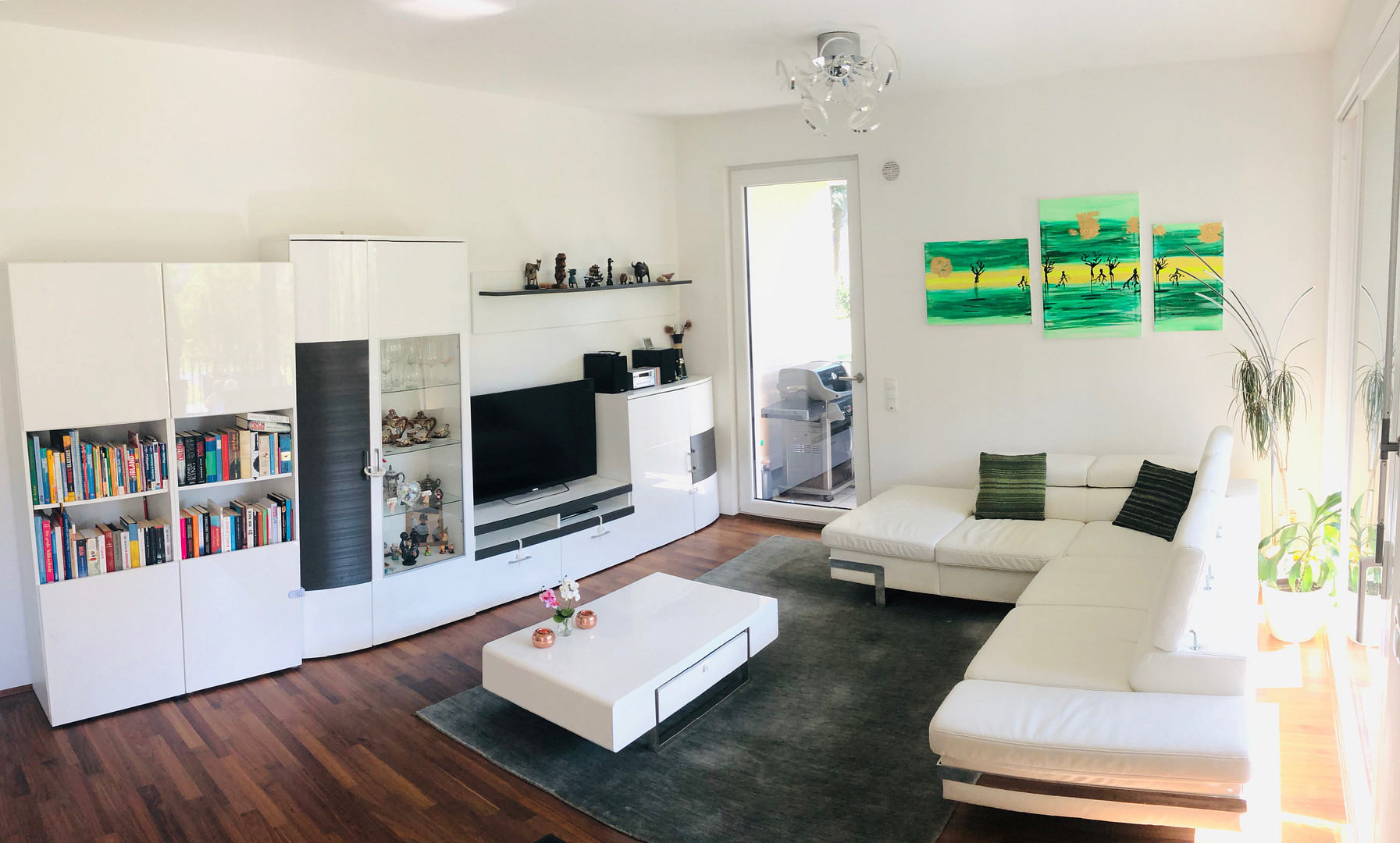 Moderne & exklusive Stadtwohnung mit Einbauküche & großer sonniger Loggia in schöner Parkanlage – Am Provinopark 9B, 86153 Augsburg(Innenstadt) – Vorschaubild 2