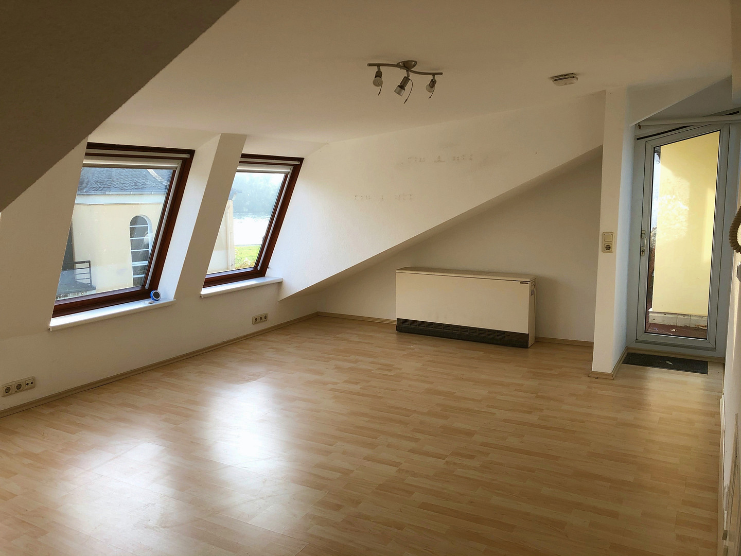 Dachgeschosswohnung mit Dachterrasse und Rheinblick – 65347 Eltville-Hattenheim(Hattenheim) – Vorschaubild 12