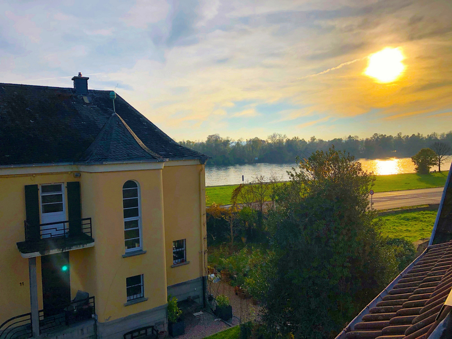 Dachgeschosswohnung mit Dachterrasse und Rheinblick – 65347 Eltville-Hattenheim(Hattenheim) – Vorschaubild 11