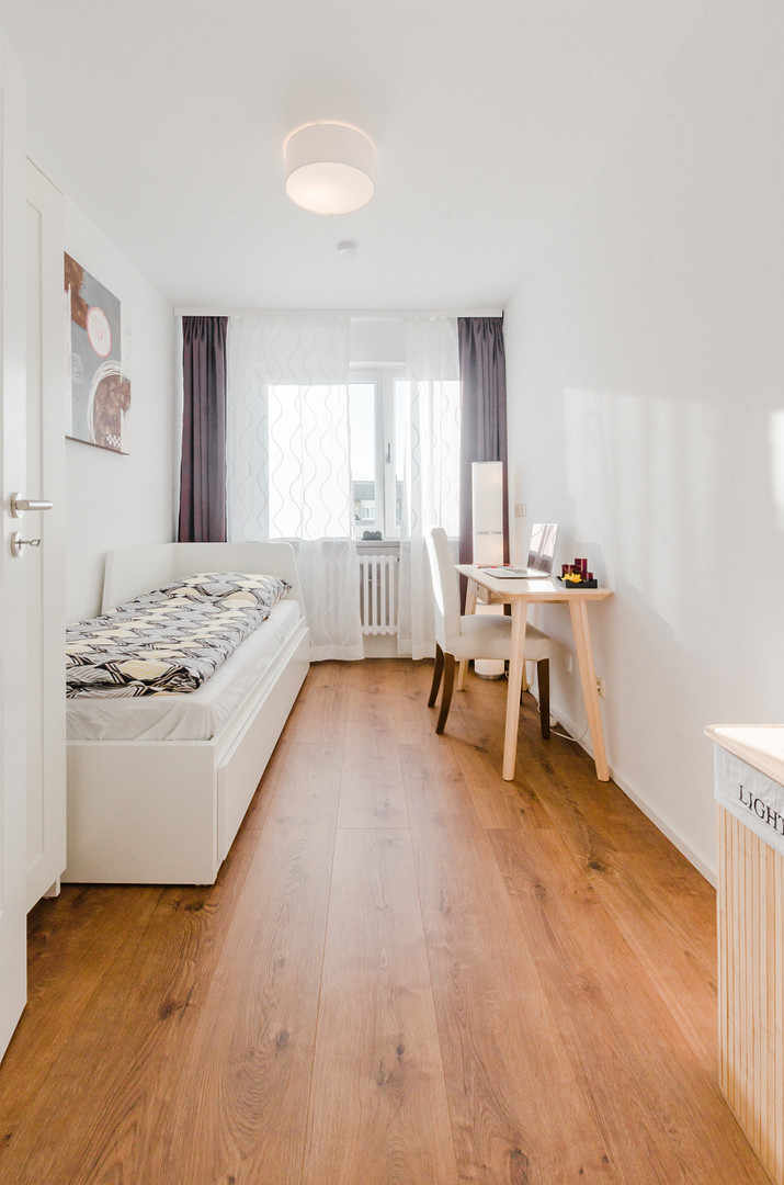 Stylishe & lichtdurchflutete 4-Zi-Wohnung in München-Giesing! Top eingerichtet inkl. Internet & TV! – Weissenseestr. 95, 81539 München(Obergiesing) – Vorschaubild 8