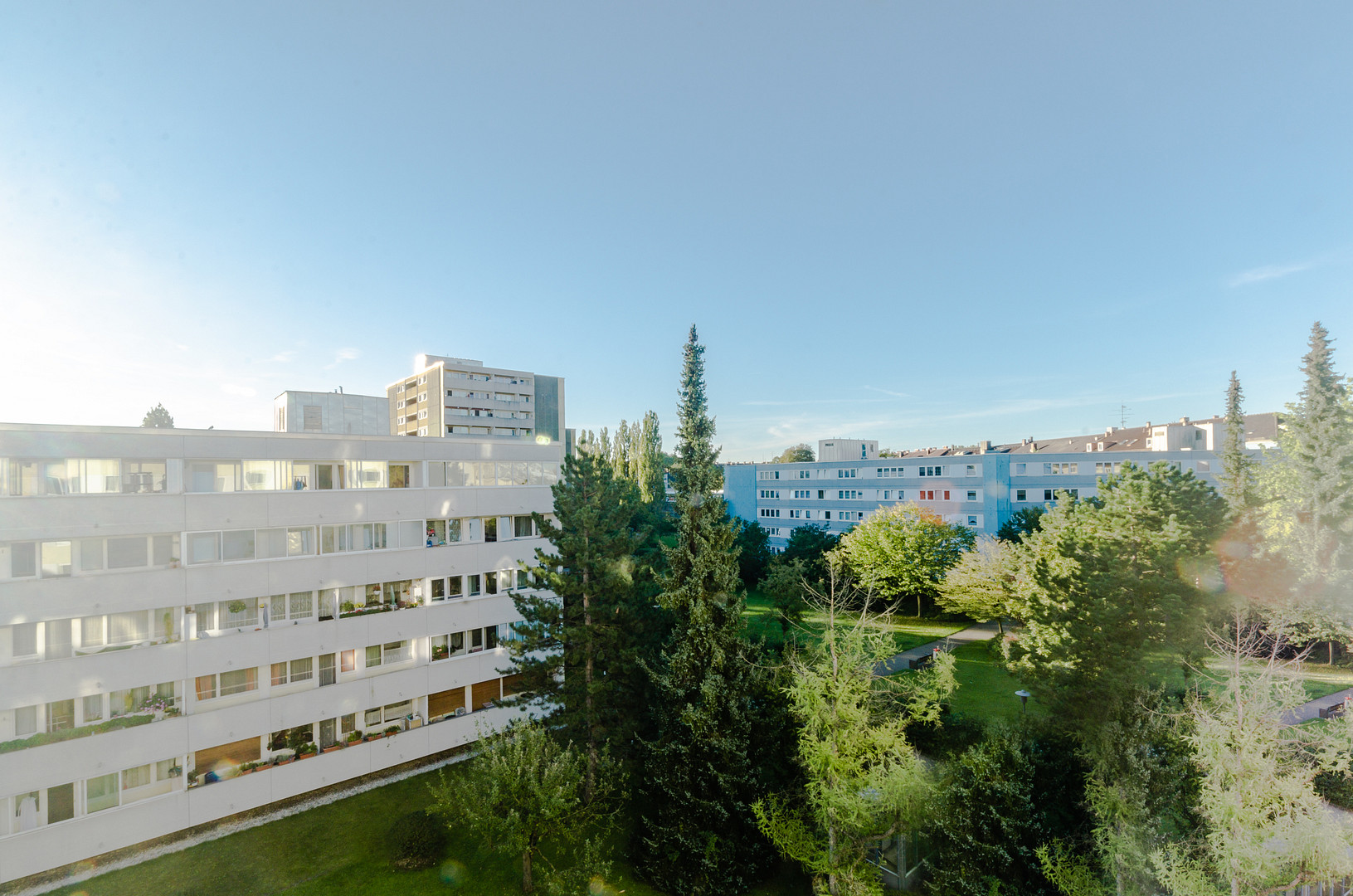 Stylishe & lichtdurchflutete 4-Zi-Wohnung in München-Giesing! Top eingerichtet inkl. Internet & TV! – Weissenseestr. 95, 81539 München(Obergiesing) – Vorschaubild 14