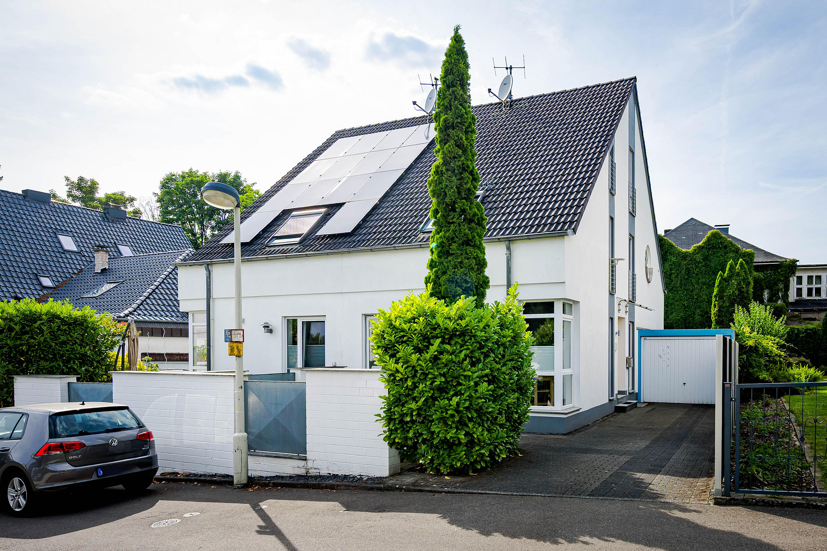Provisionsfrei: Moderne, wunderschöne Doppelhaushälfte in Solingen - 3,8% Rendite