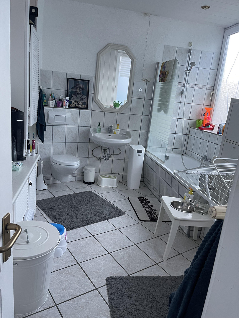 Schöne 3 Zimmer Wohnung in Holtenauer Straße in denkmalgeschütztem Haus mit weißer EBK – Holtenauer Straße 240, 24106 Kiel(Wik) – Vorschaubild 23