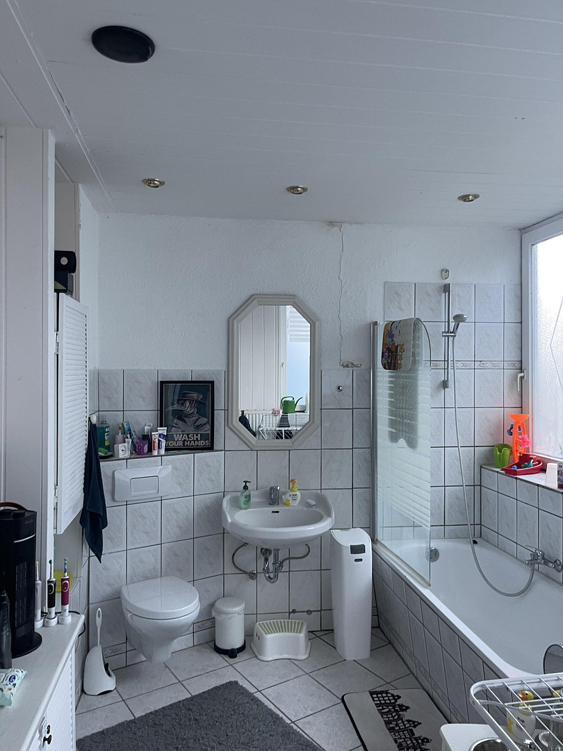 Schöne 3 Zimmer Wohnung in Holtenauer Straße in denkmalgeschütztem Haus mit weißer EBK – Holtenauer Straße 240, 24106 Kiel(Wik) – Vorschaubild 22