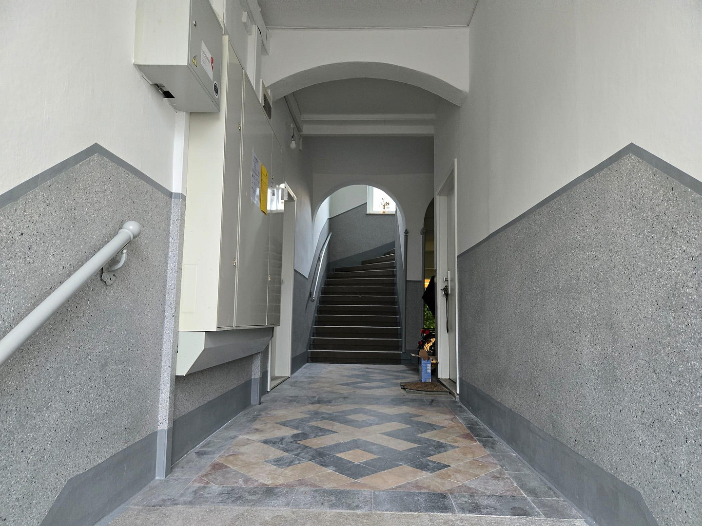 Voll vermietetes, attraktives,MFH mit 5 WE´s in Zentrumsnähe von Reichenbach – Stockmannstr. 5, 8468 Reichenbach(Reichenbach im Vogtland) – Vorschaubild 6