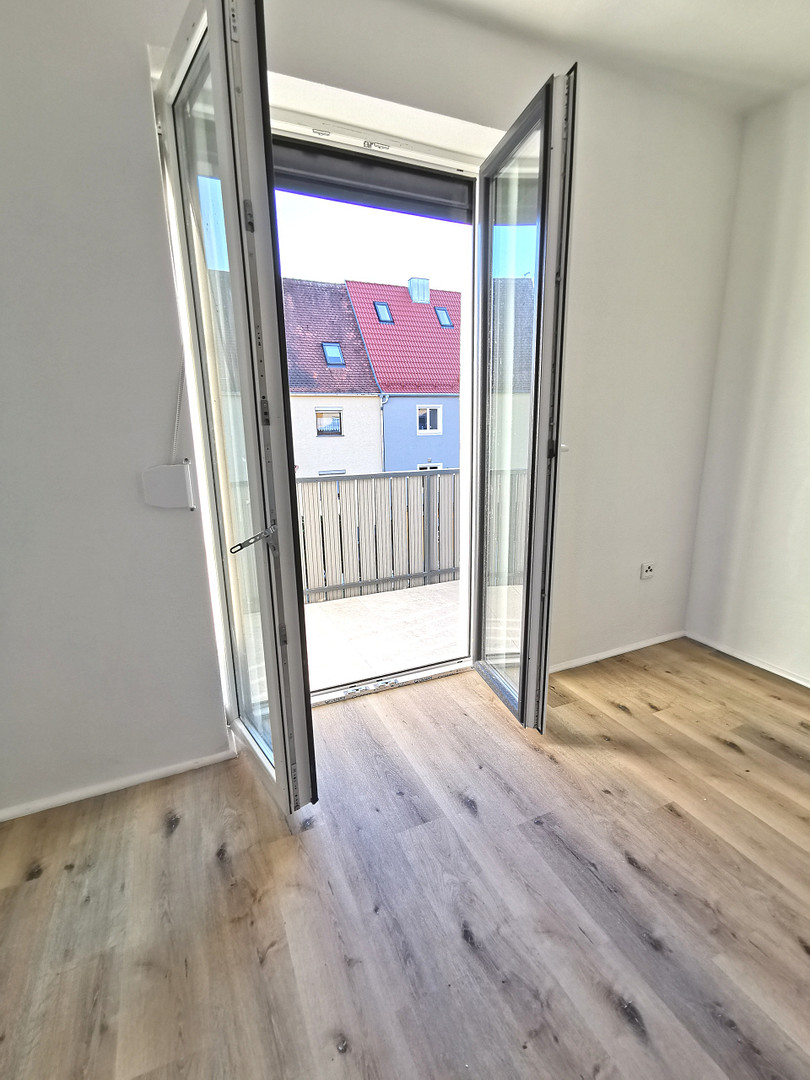 Exklusiv: Kürzlich saniert, EBK, 1.OG, Balkon Südausrichtung, direkt v. Eigentümer – Kurt-Huber-Straße, 85055 Ingolstadt – Vorschaubild 14