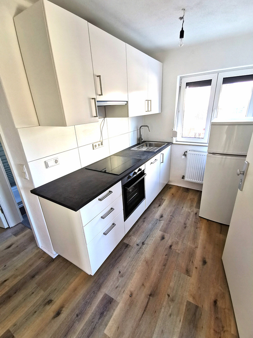 Exklusiv: Kürzlich saniert, EBK, 1.OG, Balkon Südausrichtung, direkt v. Eigentümer – Kurt-Huber-Straße, 85055 Ingolstadt – Vorschaubild 6