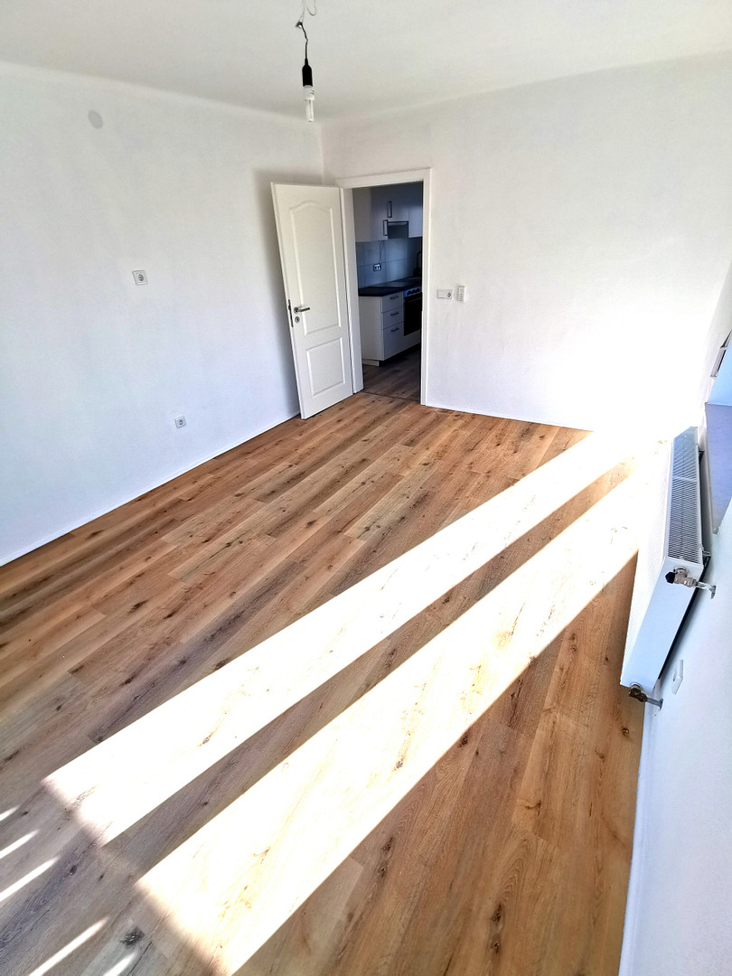 Exklusiv: Kürzlich saniert, EBK, 1.OG, Balkon Südausrichtung, direkt v. Eigentümer – Kurt-Huber-Straße, 85055 Ingolstadt – Vorschaubild 11