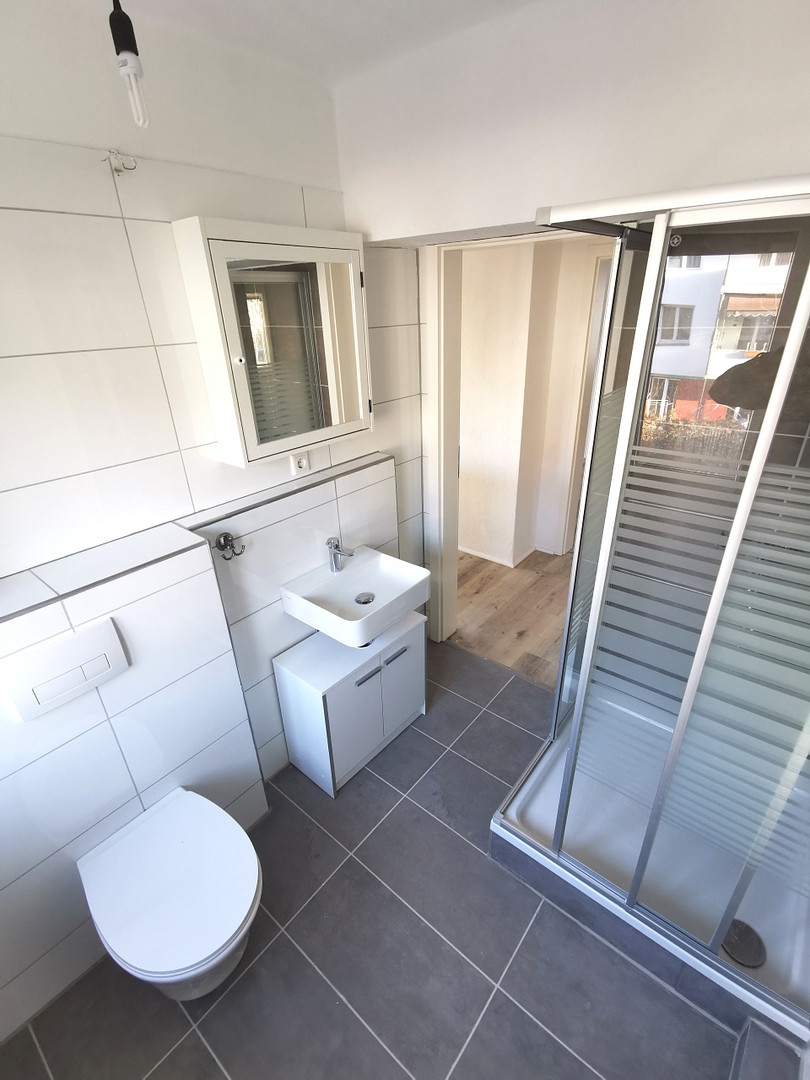 Exklusiv: Kürzlich saniert, EBK, 1.OG, Balkon Südausrichtung, direkt v. Eigentümer – Kurt-Huber-Straße, 85055 Ingolstadt – Vorschaubild 7
