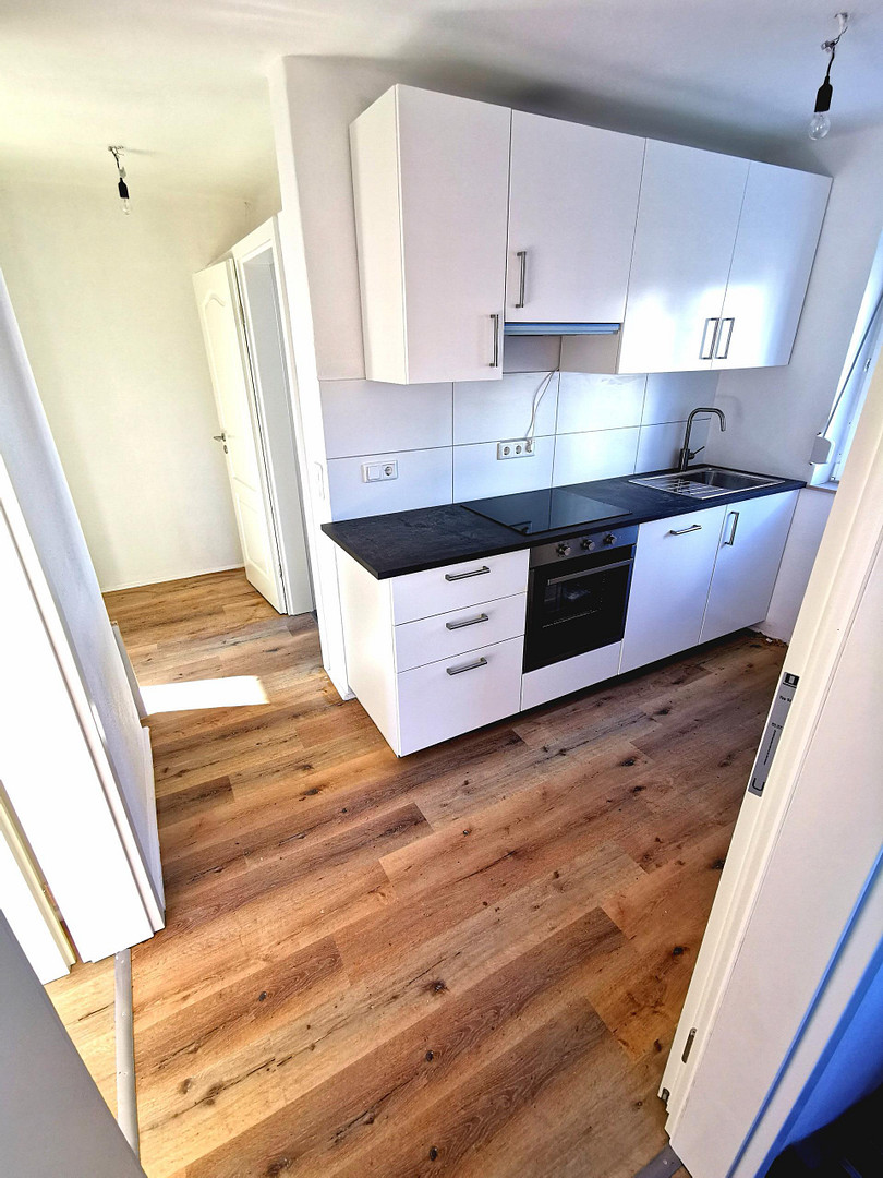 Exklusiv: Kürzlich saniert, EBK, 1.OG, Balkon Südausrichtung, direkt v. Eigentümer – Kurt-Huber-Straße, 85055 Ingolstadt – Vorschaubild 2