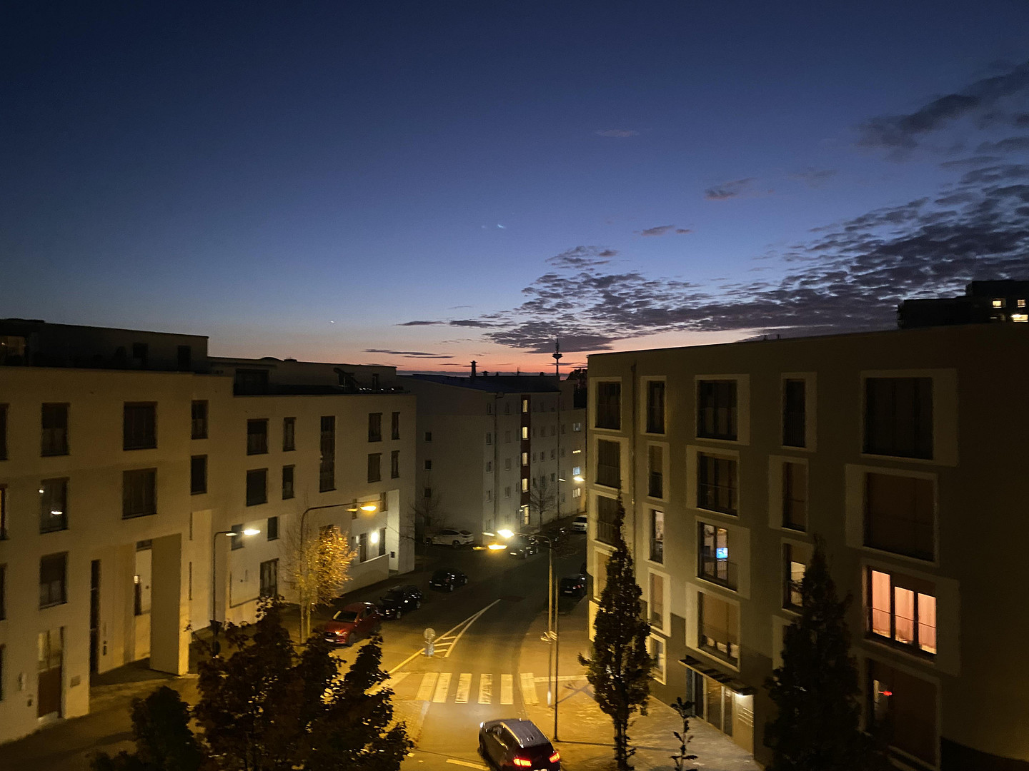 Sonnige Penthousewohnung mit Küche - 3 ZKB mit Terrasse, Keller und 2 x Stellplatz – Renettenstr. 2, 60435 Frankfurt(Preungesheim) – Vorschaubild 46