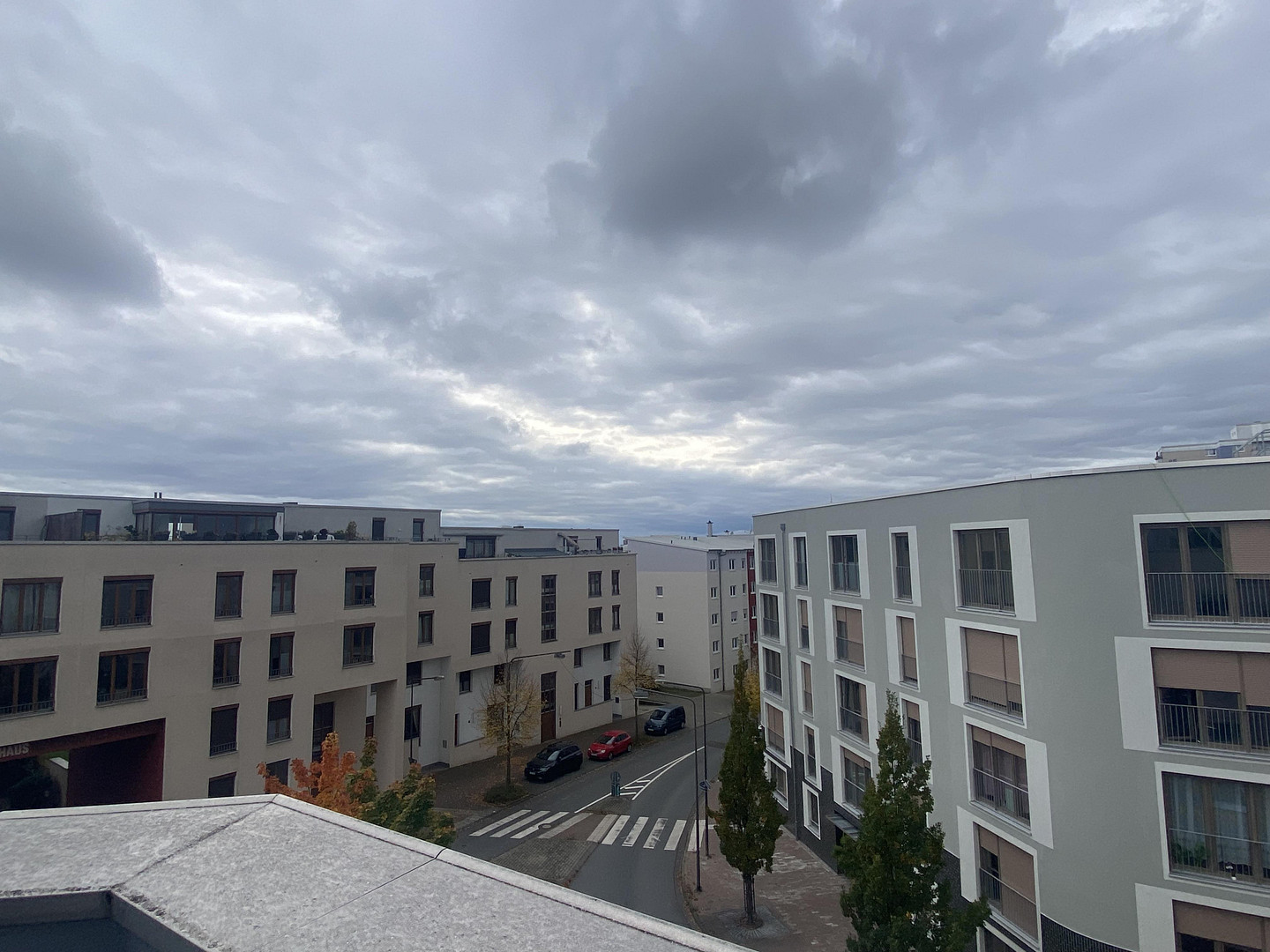 Sonnige Penthousewohnung mit Küche - 3 ZKB mit Terrasse, Keller und 2 x Stellplatz – Renettenstr. 2, 60435 Frankfurt(Preungesheim) – Vorschaubild 32