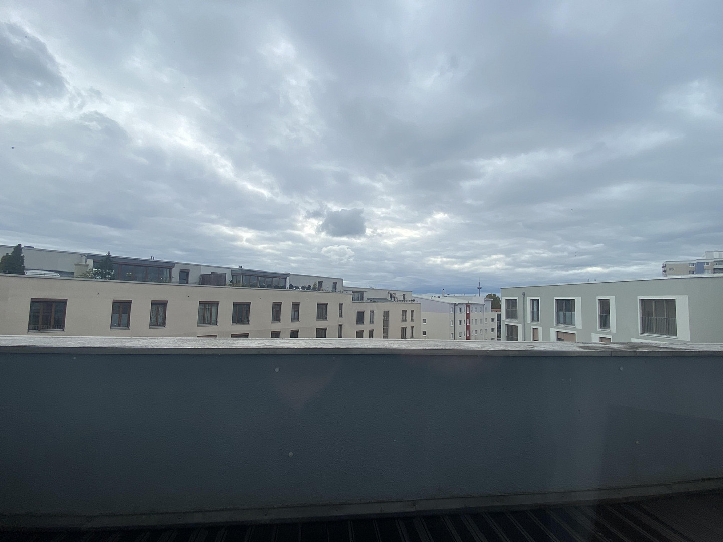 Sonnige Penthousewohnung mit Küche - 3 ZKB mit Terrasse, Keller und 2 x Stellplatz – Renettenstr. 2, 60435 Frankfurt(Preungesheim) – Vorschaubild 11