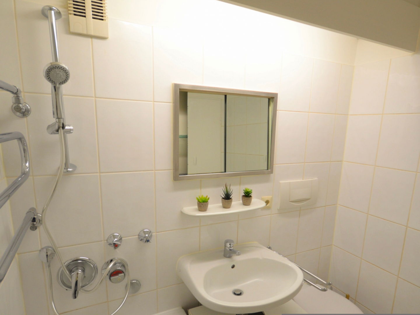 Eine schöne 1-Zi.-Wohnung mit toller Aussicht in der Nähe der U-Bahn von Privat – Neubeuernerstraße 10, 80686 München(Laim) – Vorschaubild 15