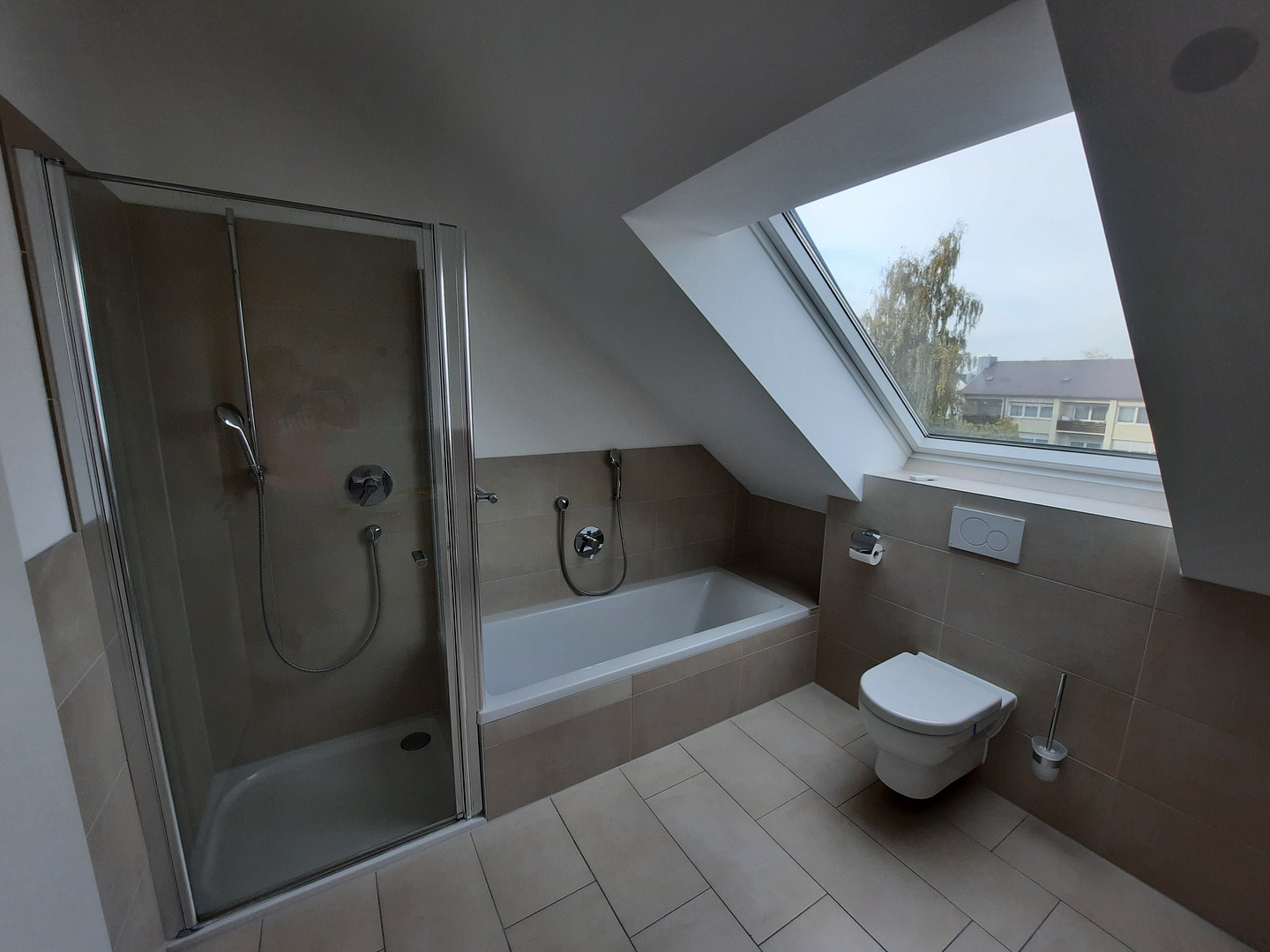 Ideal für Singles oder Paare-Neuwertige DG-Wohnung in Bestlage von Ingolstadt – Haltmayrstraße, 85049 Ingolstadt – Vorschaubild 8