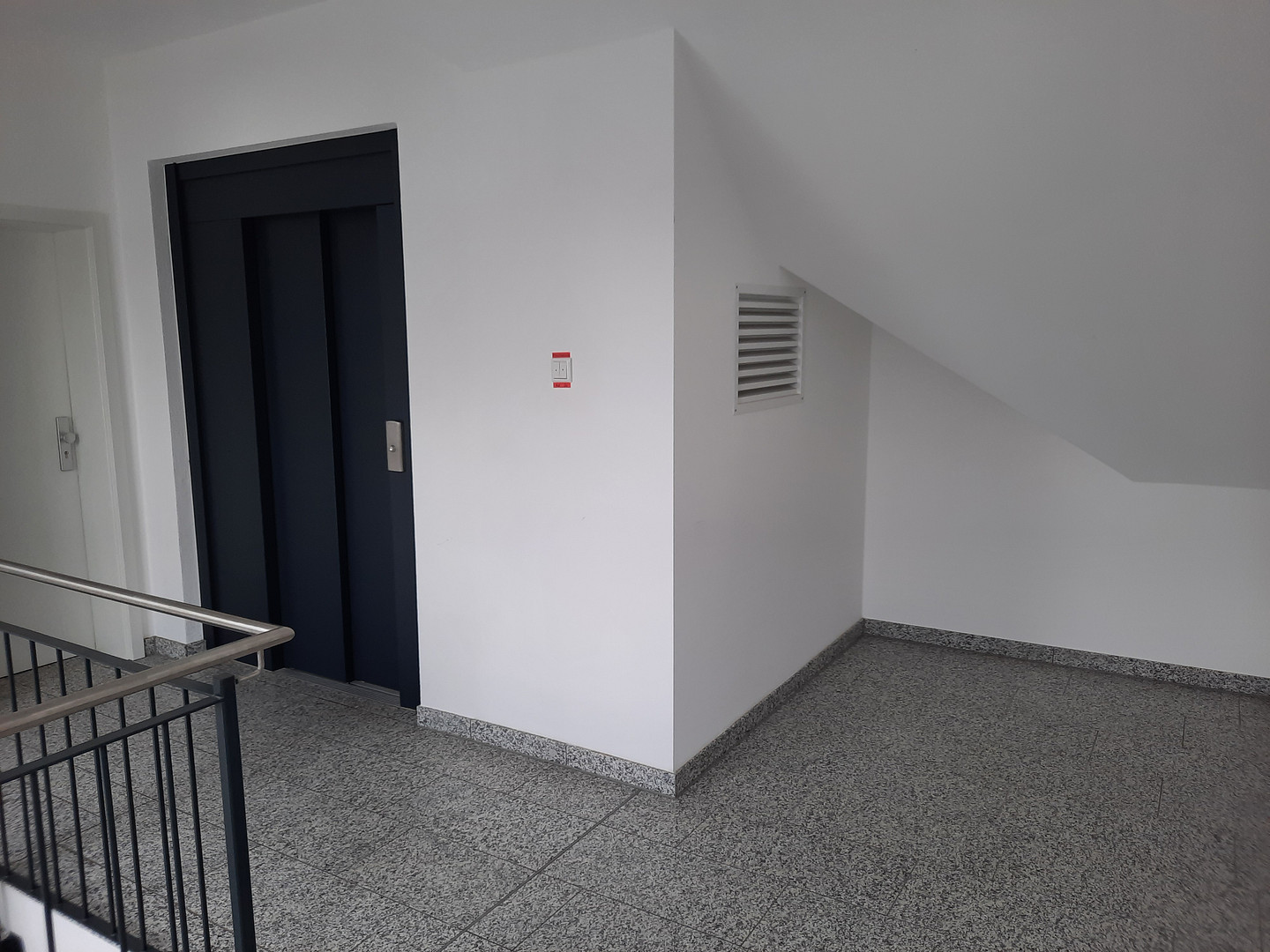 Ideal für Singles oder Paare-Neuwertige DG-Wohnung in Bestlage von Ingolstadt – Haltmayrstraße, 85049 Ingolstadt – Vorschaubild 10