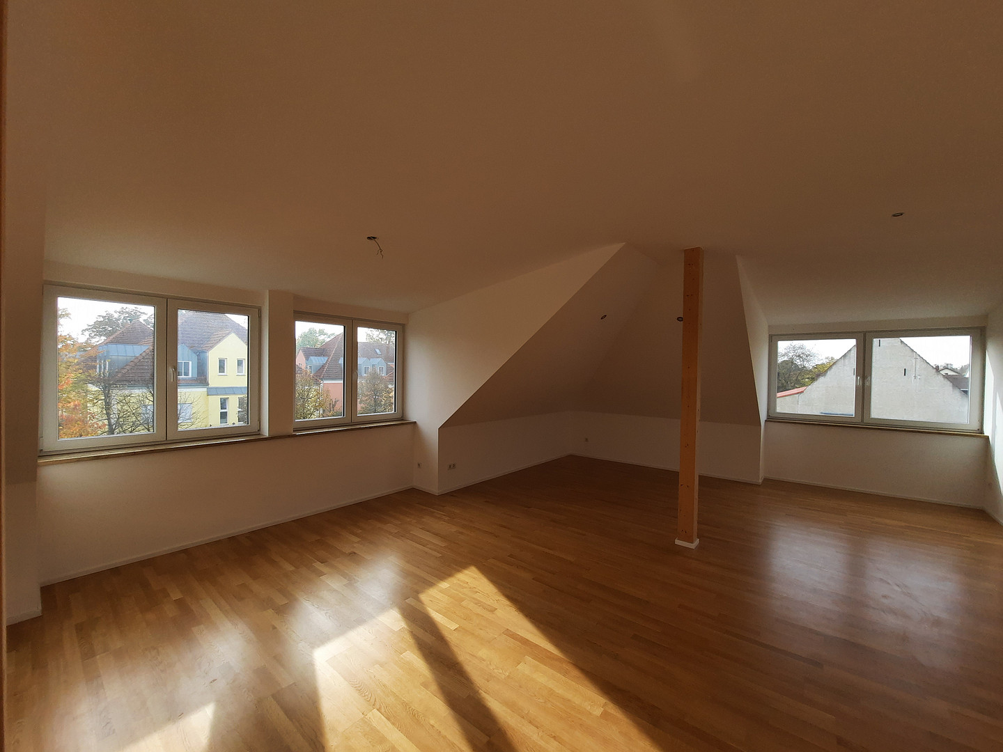 Ideal für Singles oder Paare-Neuwertige DG-Wohnung in Bestlage von Ingolstadt – Haltmayrstraße, 85049 Ingolstadt – Vorschaubild 3
