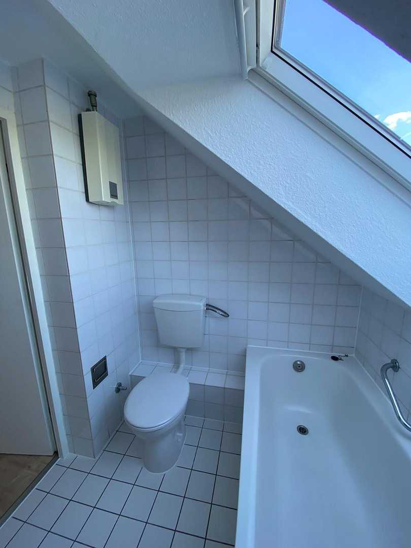 Renoviertes Dachgeschoss Apartment in Düsseldorf-Hassels – 40599 Düsseldorf(Hassels) – Vorschaubild 7