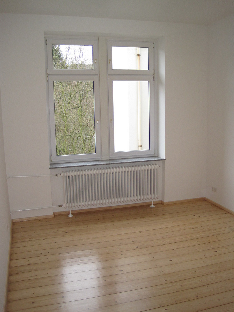 Hochwertig sanierte 3-Zimmer-Altbauwohnung (ca. 75 m²) in zentraler Lage der Weststadt! – 76532 Baden-Baden – Vorschaubild 2