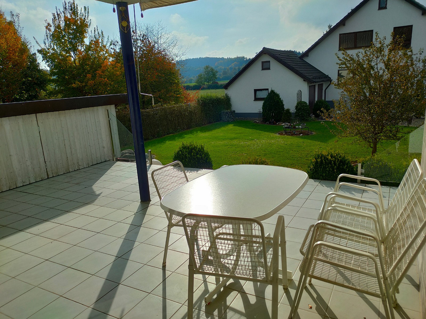 Gepflegte Wohnung im Zweifamilienhaus mit 5 Zimmern sowie Terrasse, Einbauküche und neuem Bad – Holzheim – Vorschaubild 25