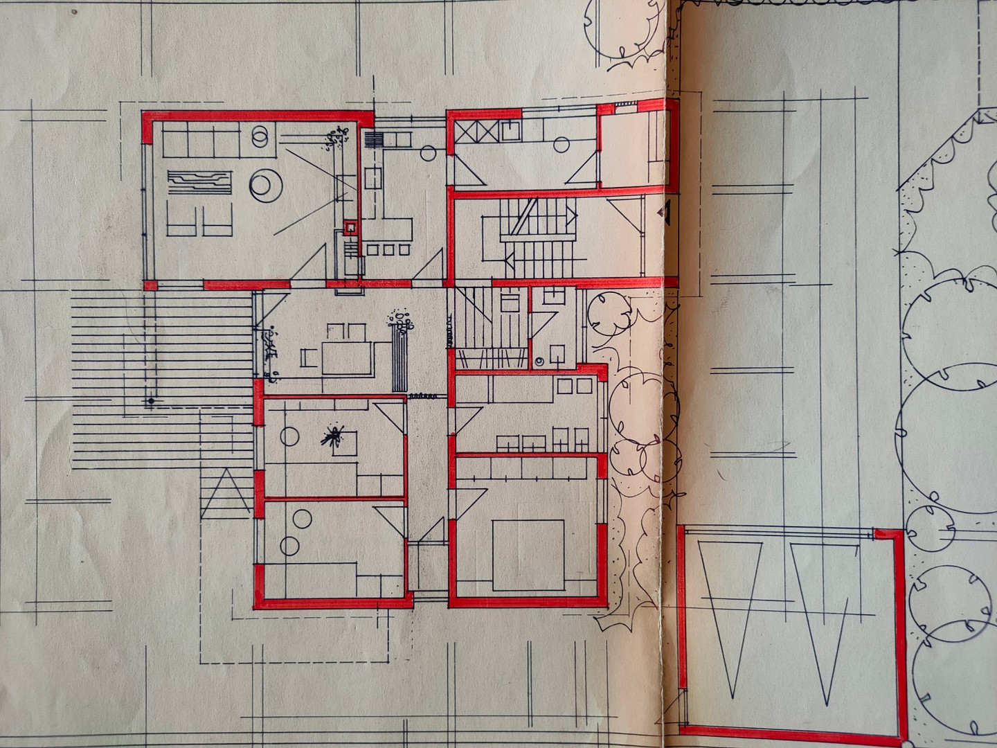 Gepflegte Wohnung im Zweifamilienhaus mit 5 Zimmern sowie Terrasse, Einbauküche und neuem Bad – Holzheim – Vorschaubild 27